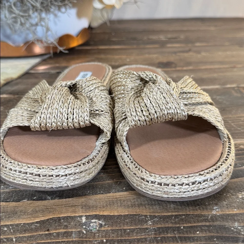 Steve Madden Beige Woven Slide Sandals - Picture 4 of 8